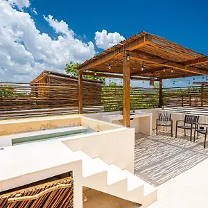 https://tulum-jungle-villas-villa-sexy-mama.quintano-roohotels.com